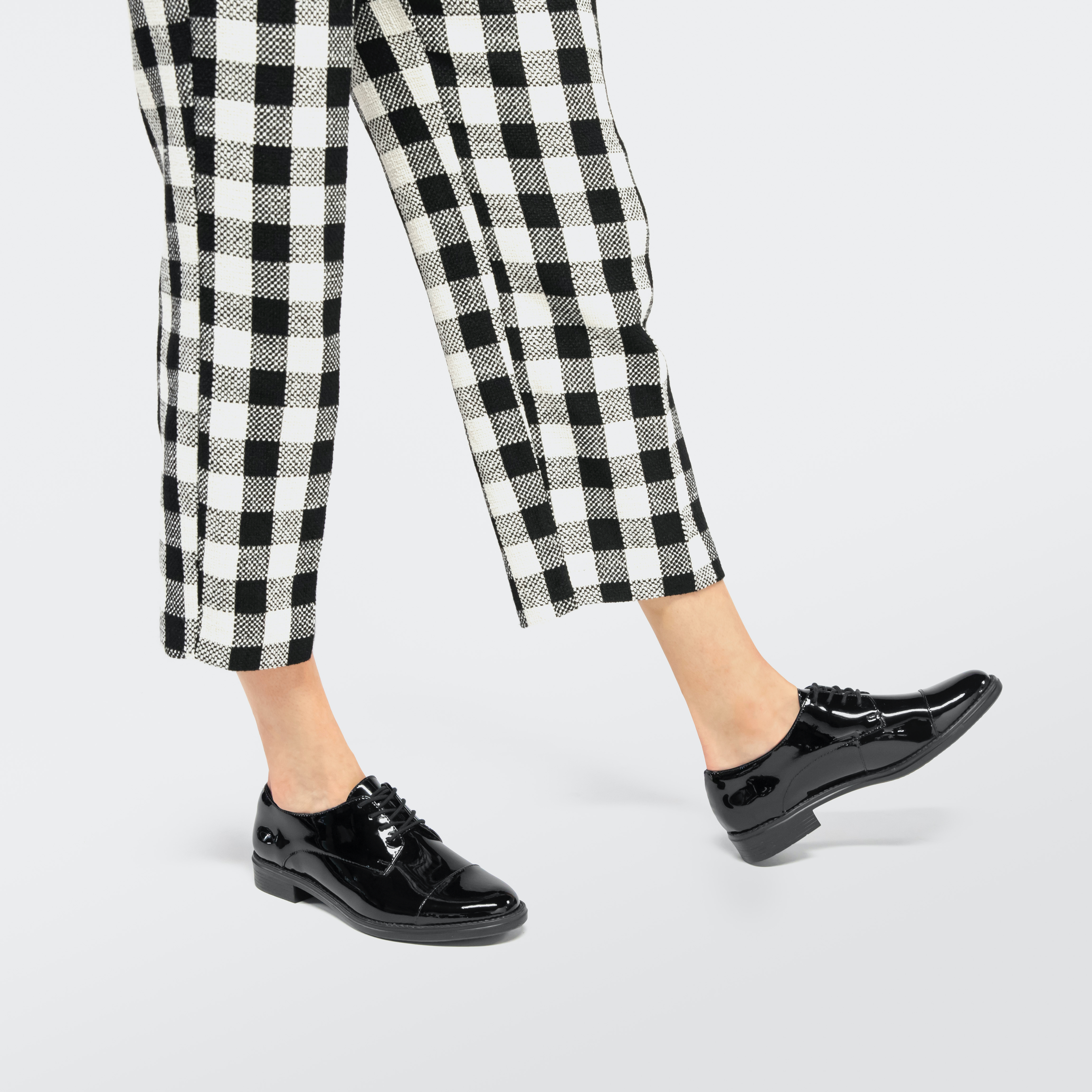 Derby De Charol Flexi para Mujer con Diseño Formal Chic Estilo 104203 Negro Charol